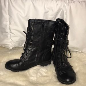 Combat boots